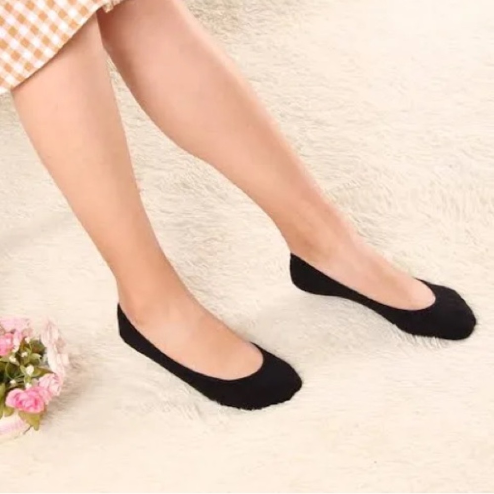 NIP 2 Pack Low Cut Non Slip Sock Liners for Flats